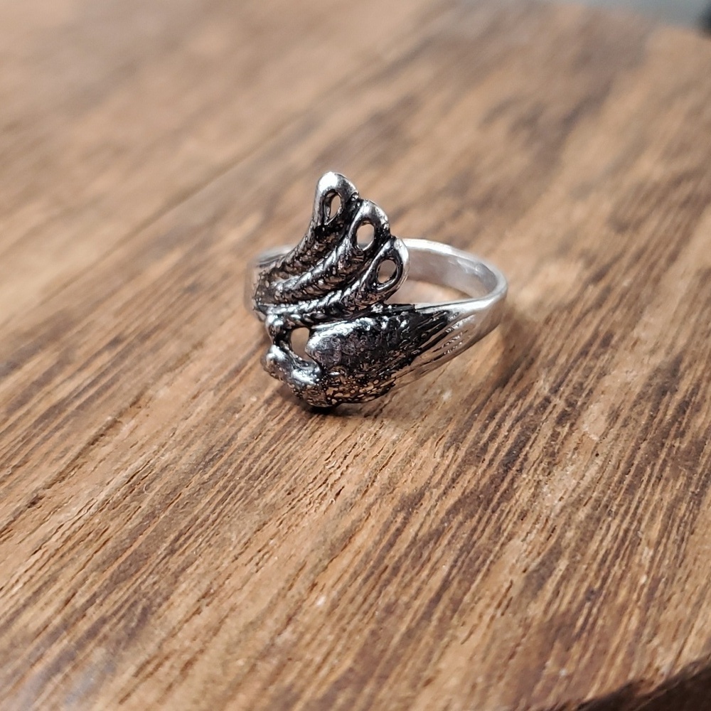 Size‎ 7 R721 peacock ring